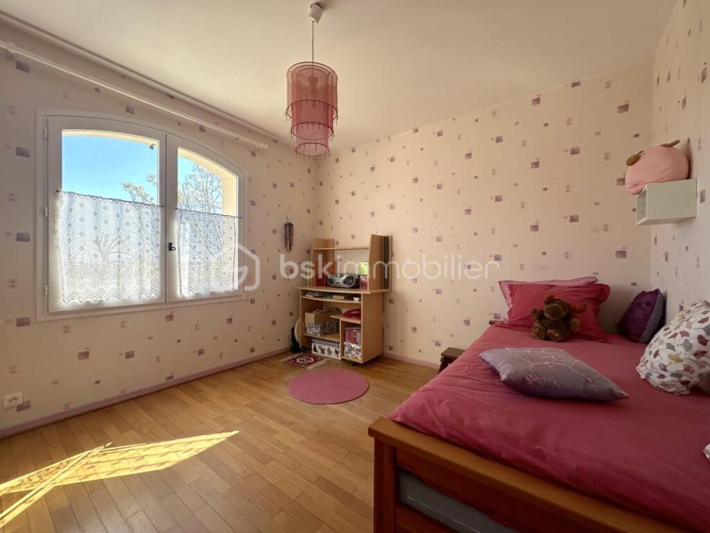 VILLA 7 PIÈCES – 200M2 – 7 pièces – 5 chambres – 200 m²