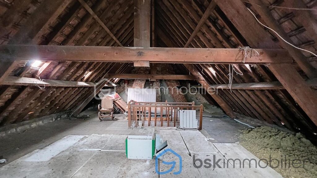 Maison semi-individuelle 4 chambres et parking spacieux – 6 pièces – 4 chambres – 162 m²