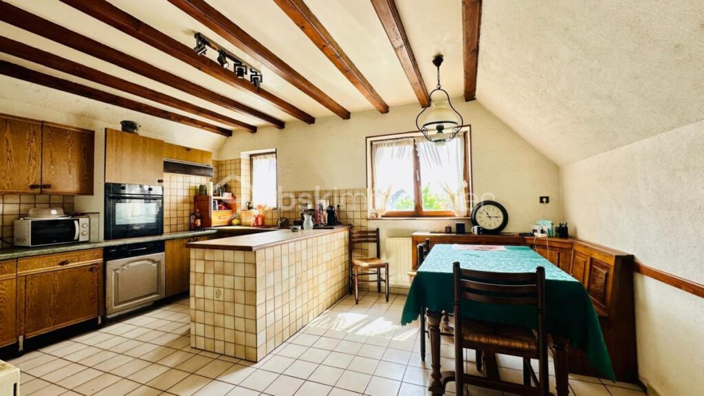 Maison traditionnelle de 1990 – 7 pièces – 5 chambres – 190 m²