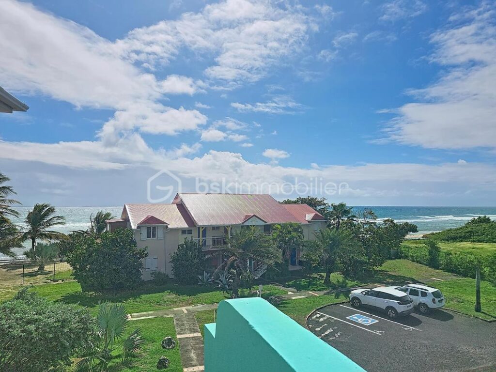 Appartement T4 74 m2 vue mer piscine – 4 pièces – 3 chambres – 73 m²