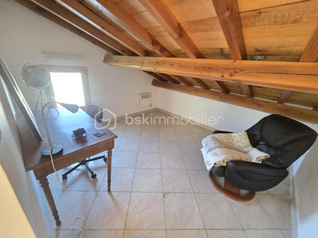 Villa de standing avec piscine à débordement et appartement indépendant – Bouzigues – 5 pièces – 4 chambres – 250 m²