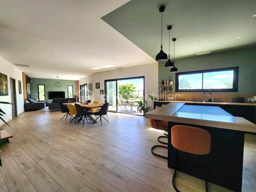 Splendide villa avec vue dominante – 5 pièces – 4 chambres – 171 m²