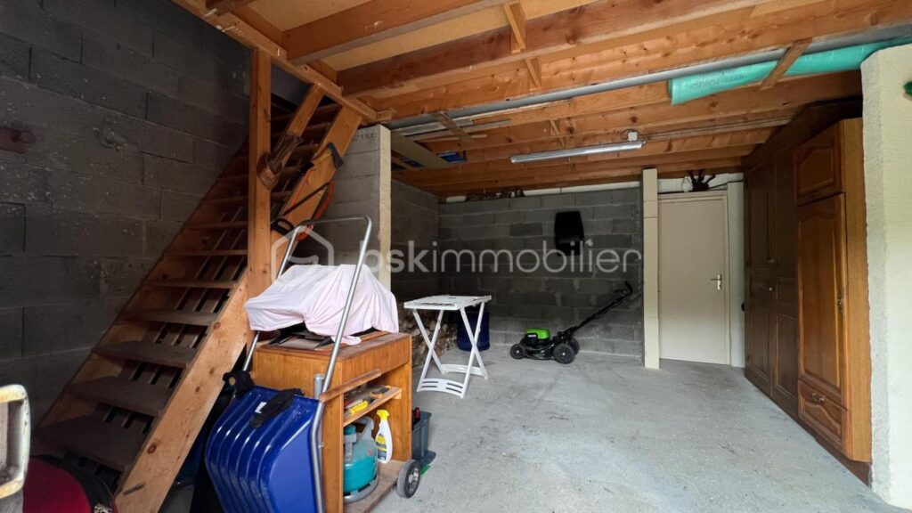 Maison de 168m² sur terrain de 2167m² – 5 pièces – 3 chambres – 168 m²