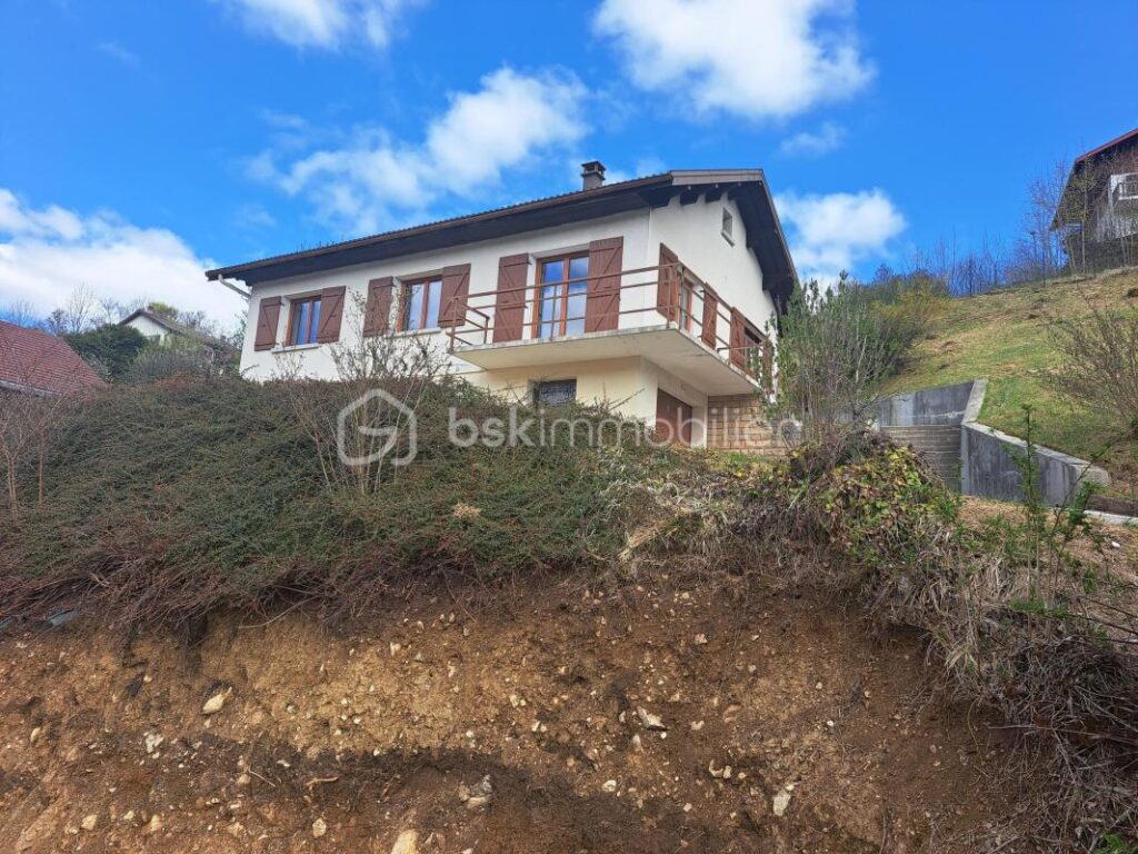 Maison d&rsquo;habitation rénovée 2026 avec vue dégagée en plein sud – 5 pièces – 3 chambres – 116 m²