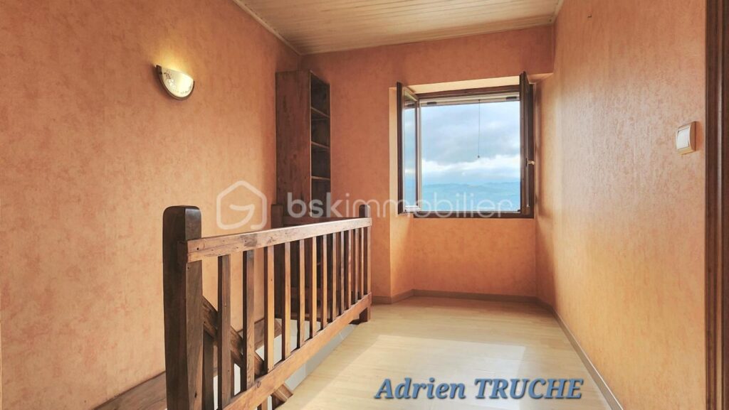 Corps de ferme rénové évolutif – Environnement verdoyant et calme – Belle performance thermique – 5 pièces – 3 chambres – 138 m²