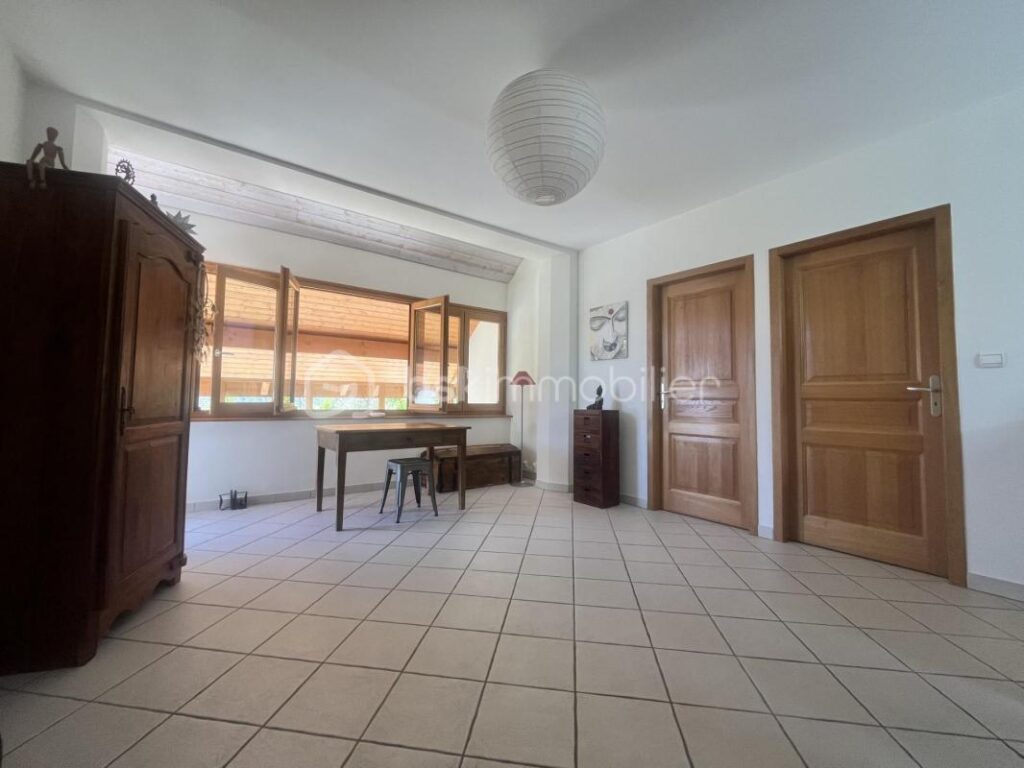 Maison contemporaine 5 pièces 180m² Saint Jean de Maurienne – 5 pièces – 4 chambres – 180 m²
