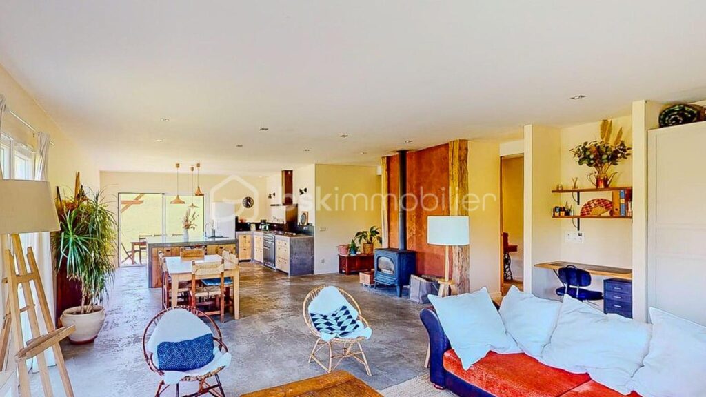 Maison de plain-pied de 2015 avec un T2 indépendant – 7 pièces – 4 chambres – 201 m²