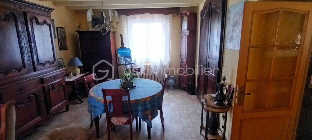 Maison familiale – 11 pièces – 8 chambres – 231 m²