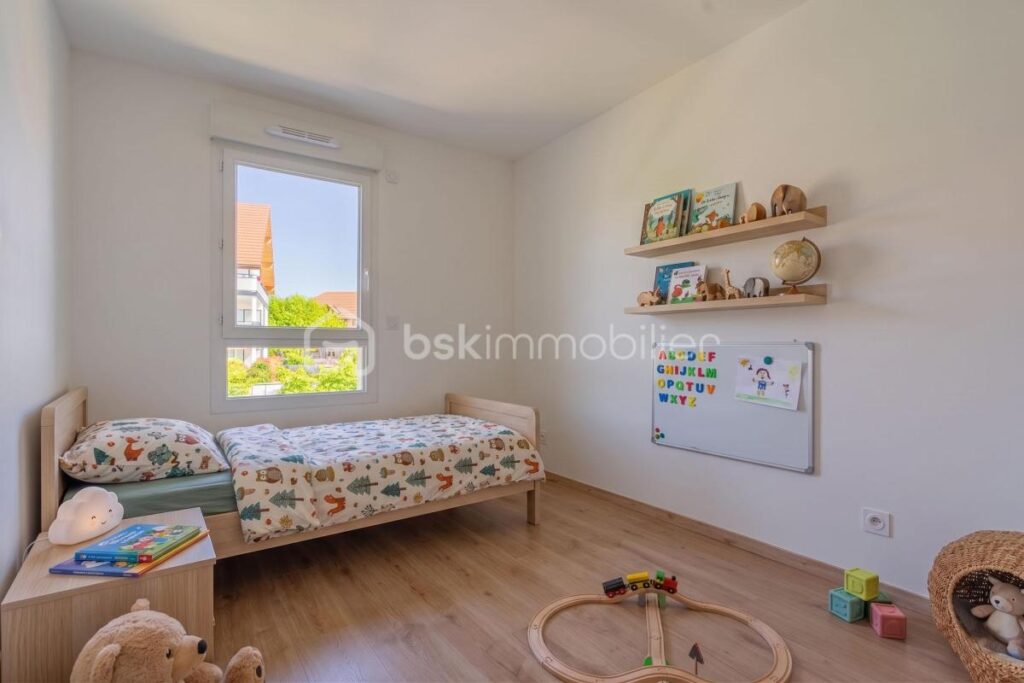 Superbe T3 récent (62m²) avec terrasse, vue montagnes, place de parking privative en sous-sol – Poisy (Brassilly) – 3 pièces – 2 chambres – 62 m²