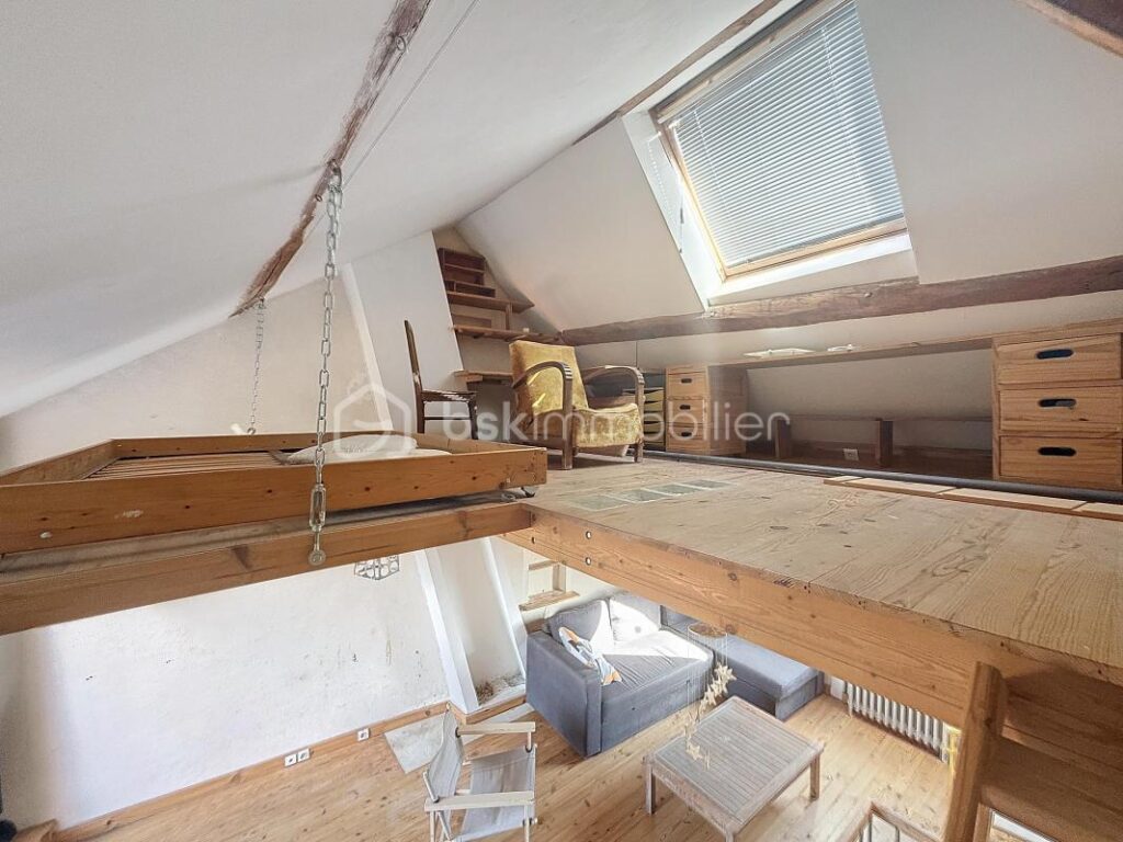 Charmante maison de ville sur 3 niveaux à fort potentiel!! – 5 pièces – 3 chambres – 116 m²
