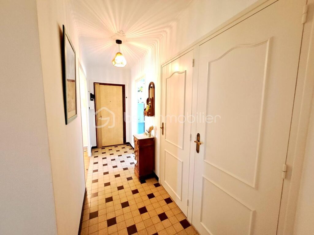 CONFORTABLE T2 – COSY – 57 m2 – BIEN AU CALME ET TRES CHARMANT – – 2 pièces – 1 chambre – 57 m²