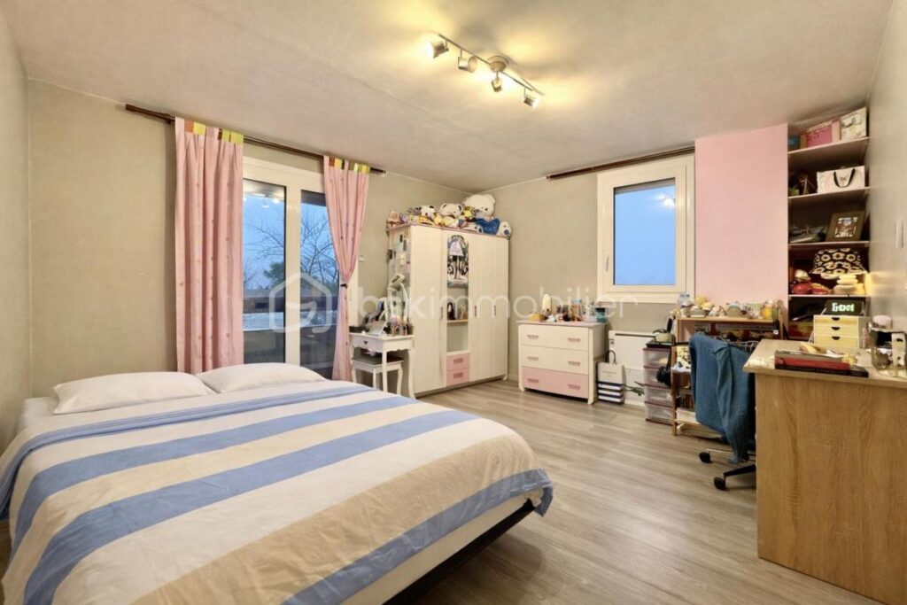 Fublaines – Maison d’architecte 200 m² + potentiel 250 m² – Terrain 3 500 m² – 8 pièces – 5 chambres – 192 m²