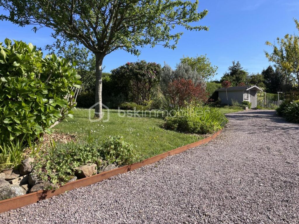 En impasse, vue mer – 3 pièces – 1 chambre – 69 m²