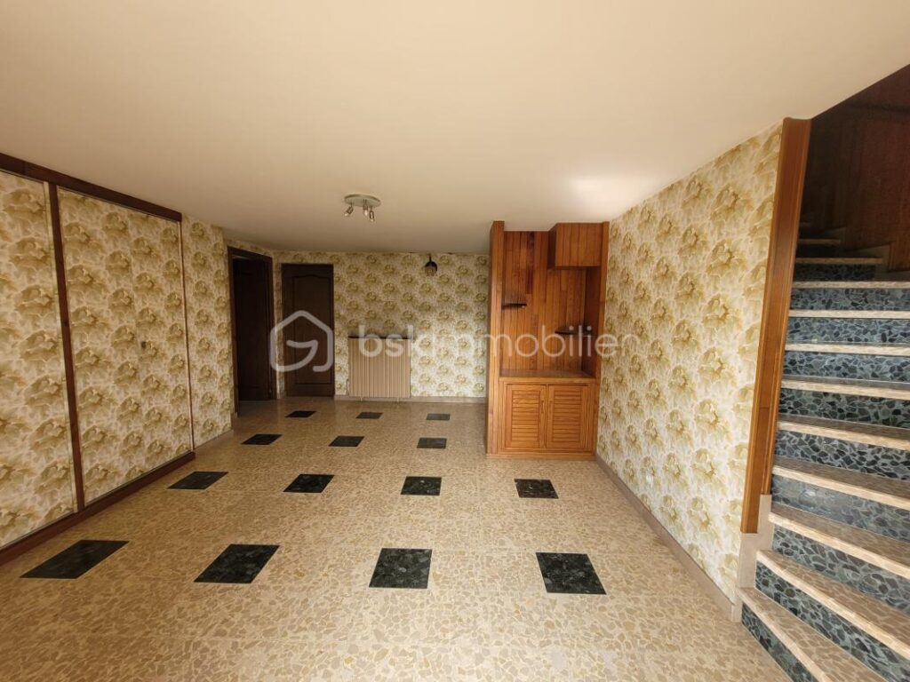 Saint Jean de Moirans Maison Individuelle 380 000 € – 6 pièces – 4 chambres – 180 m²