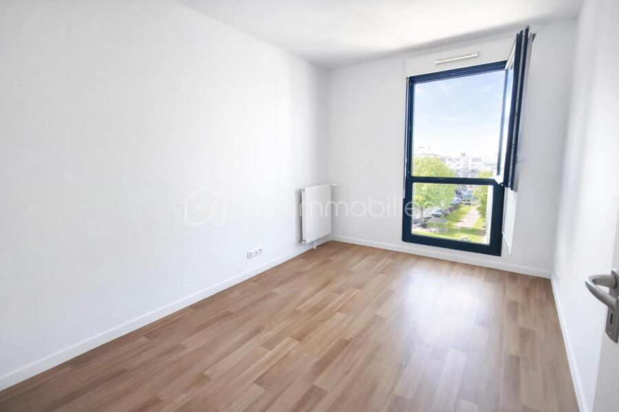 Appartement à vendre à Aubervilliers — Vue sur la ville — photo 12