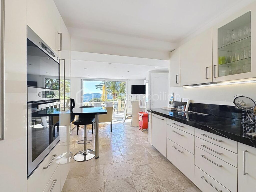 NOUVEAUTE – Villa avec vue mer panoramique – 6 pièces – 4 chambres – 150 m²