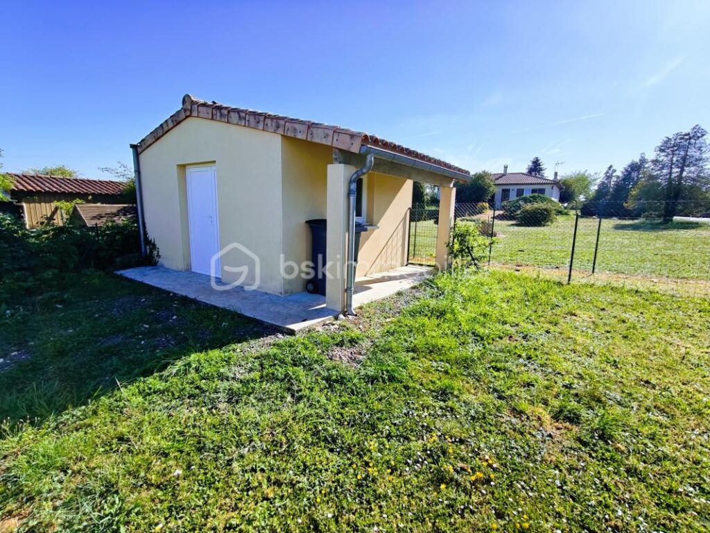 Pavillon plain-pied 3 chambres de 93m², garage, terrain 719m² – 4 pièces – 3 chambres – 92 m²