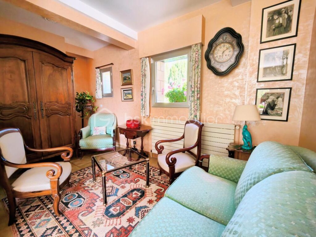 Plein centre, maison familiale av 5 ch sous-sol et jardin clos arboré ! – 8 pièces – 4 chambres – 180 m²