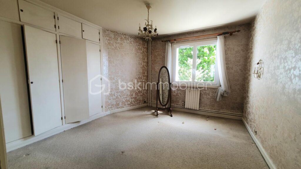 LES GOBELINS / APPARTEMENT DE 100M² / GARAGE / CAVE – 4 pièces – 2 chambres – 100 m²