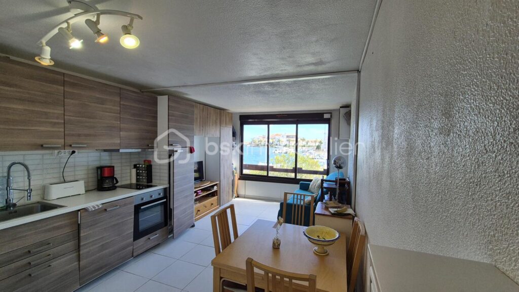 A VENDRE APPARTEMENT STUDIO CABINE DE 26M² A SAINT CYPRIEN PLAGE – LES CAPELLANS – PARKING PRIVE – PISCINE – PROCHE DE LA PLAGE ET DES COMMERCES – 1 pièce – NR chambres – 26 m²