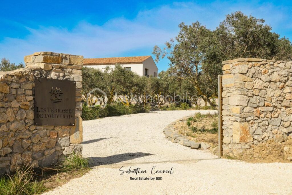 Mireval – Duplex meublé T4 99 m² – Terrasse – Vue étangs et mer – 4 pièces – 3 chambres – 99 m²