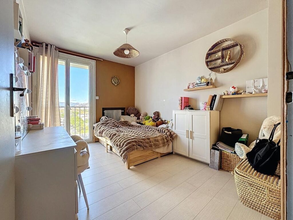 T4/5 Pointe Rouge VUE MER EXCEPTIONNELLE avec GrandeTerrasse – 6 pièces – 3 chambres – 155 m²