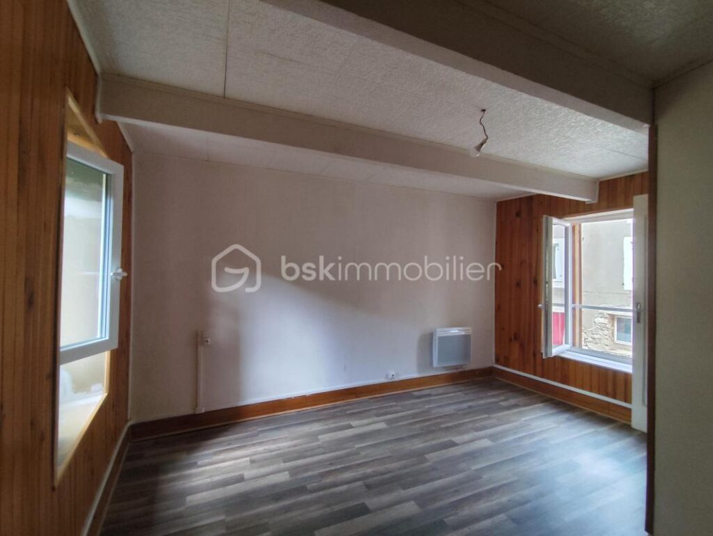 🏡 Maison de village 120 m² – Atypique & pleine de charme – Jardin intimiste 🌿 – 6 pièces – 3 chambres – 120 m²