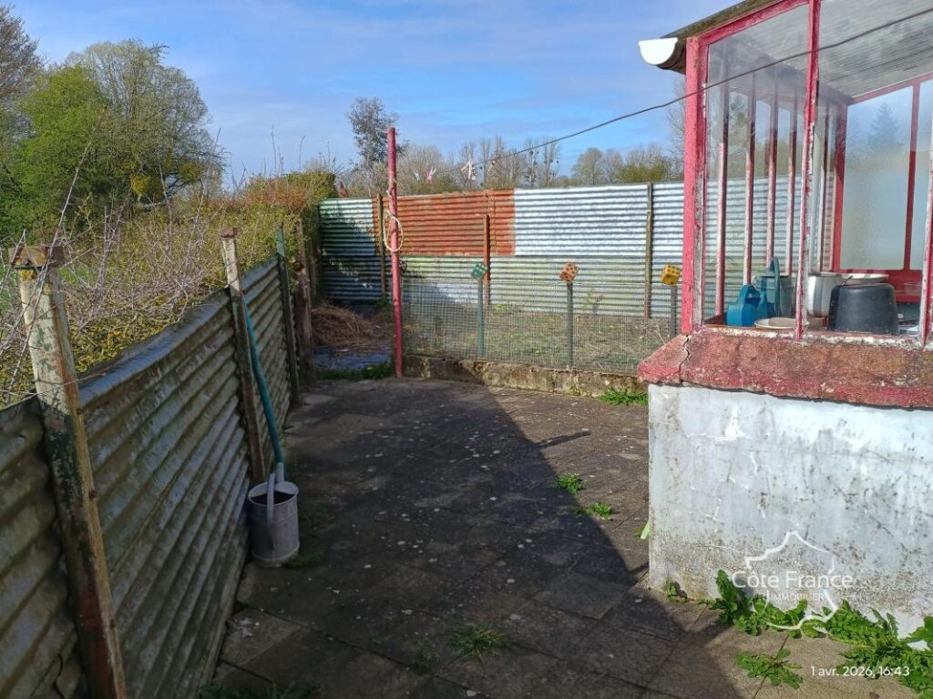 NORD – Noyelles-Sur-Sambre – Maison mitoyenne à rénover – 6 pièces – 3 chambres – 157 m²