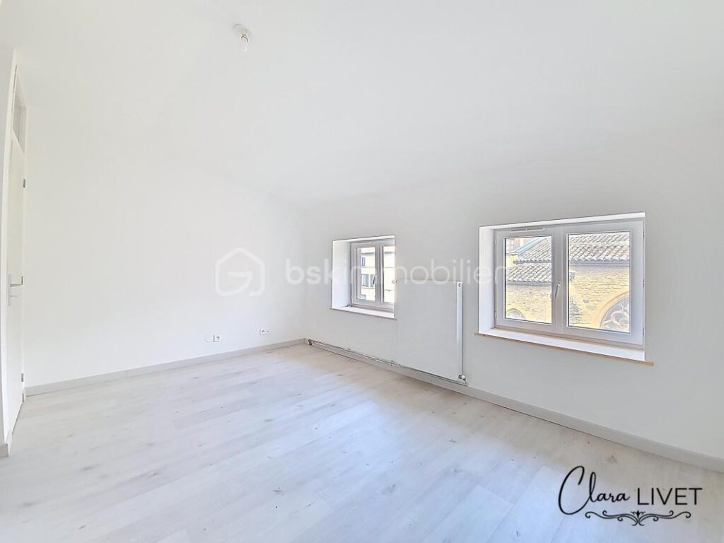 NOUVEAUTÉ – Maison rénovée avec jardin plein sud & grand garage – Chessy-les-Mines – 4 pièces – 3 chambres – 147 m²