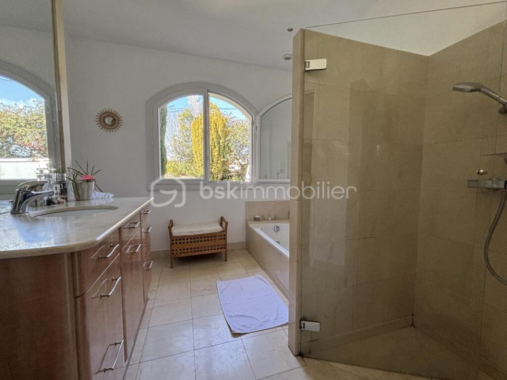 MAISON D’ARCHITECTE SUR RABASTENS – 8 pièces – 5 chambres – 219 m²