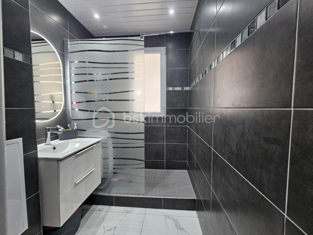 Coup de cœur T5 à découvrir sur la commune du Pont-de-Claix – 5 pièces – 3 chambres – 90 m²