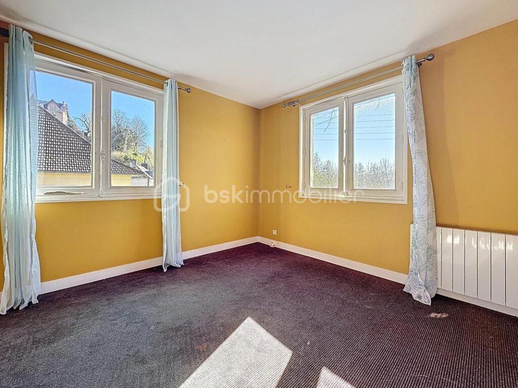 Maison située à quelques pas du centre ville ! – 5 pièces – 4 chambres – 120 m²