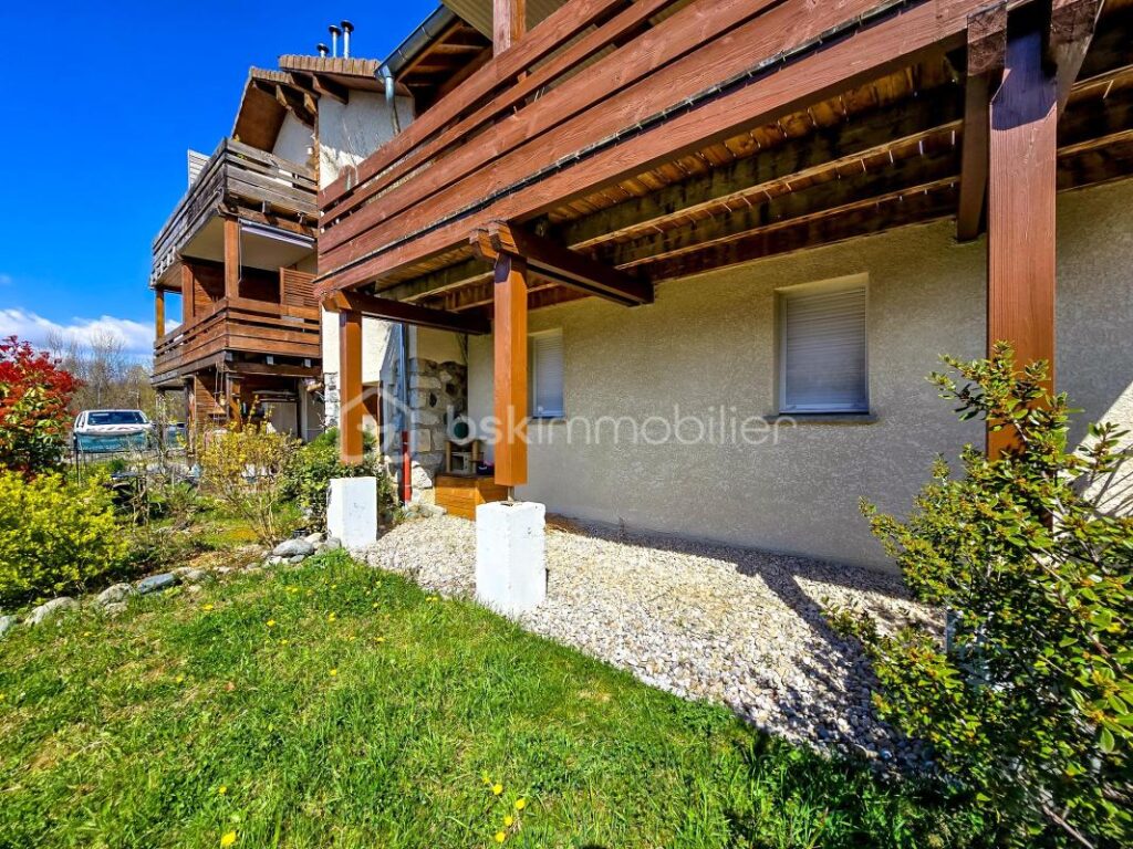 Saint-Martin-d’Uriage – Duplex inversé avec terrasse plein sud et vue montagne exceptionnelle – 3 pièces – 2 chambres – 58 m²