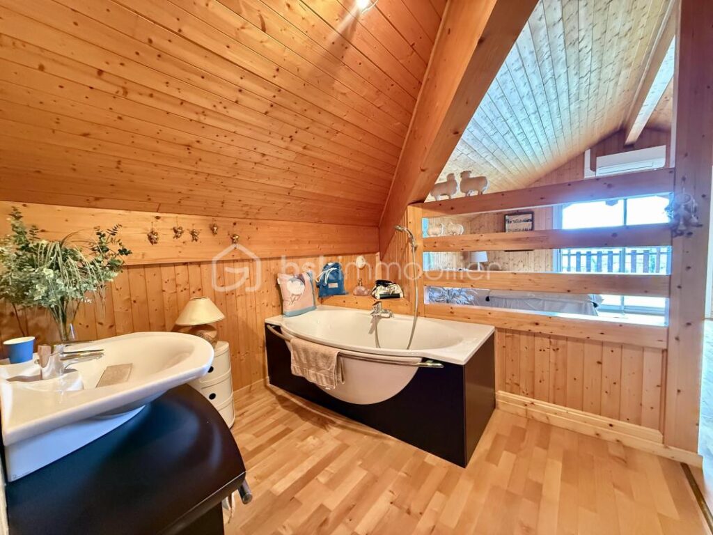 VILLA DE CARACTÈRE 152 M² — GARAGE 79 M² — TERRAIN 3 150 M² — SAINT-CASSIEN, 5 MIN VOIRON / A48 – 5 pièces – 4 chambres – 152 m²