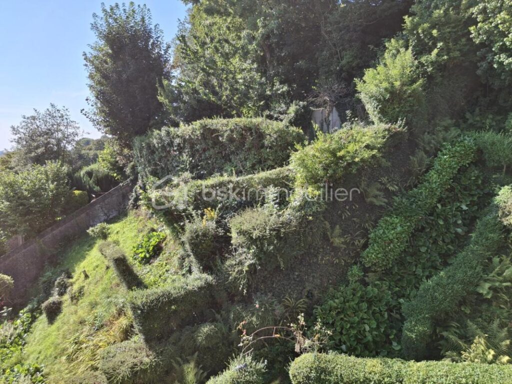 ***APPARTEMENT TYPE LOFT 2 CHAMBRES & CAVE PRES DU CENTRE VILLE DE DIEPPE*** – 3 pièces – 2 chambres – 66 m²