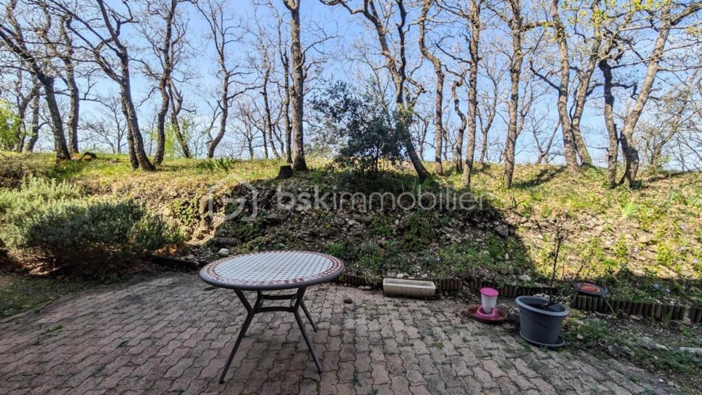 Vue panoramique 180° – Position dominante – À 15 min de Montélimar – 6 pièces – 4 chambres – 194 m²