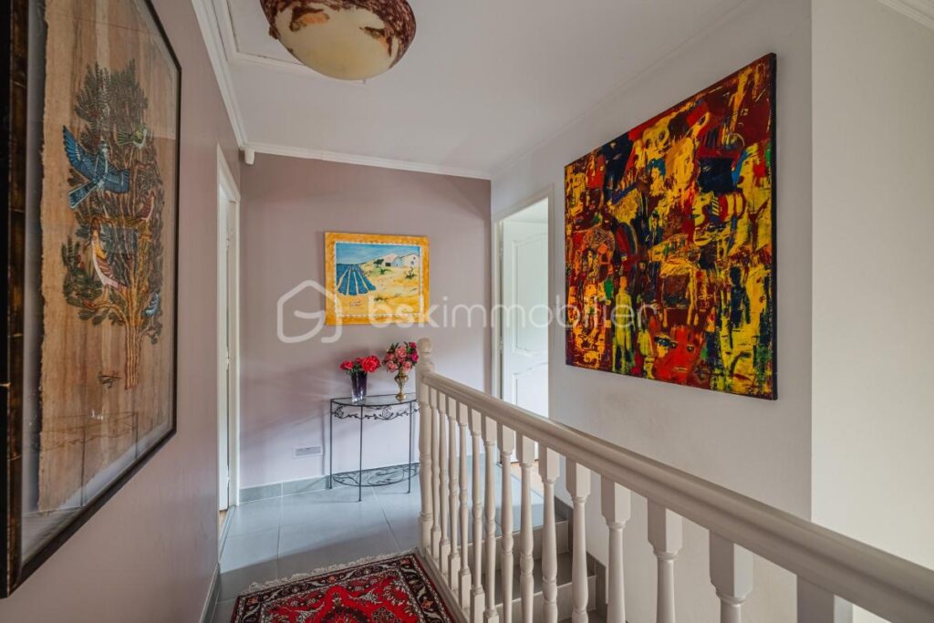 Propriété haut de gamme avec piscine & vue dégagée – 264 m² Brié et Angonnes – 8 pièces – 4 chambres – 274 m²