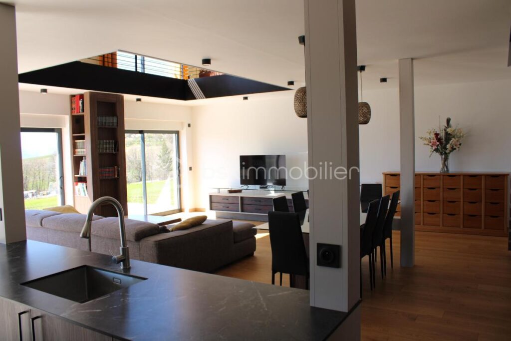 Ensemble Immobiler d&rsquo;exception composé de deux maisons neuves contemporaines + un terrain constructible en Haute Provence : Ideal investisseur – 12 pièces – 8 chambres – 300 m²