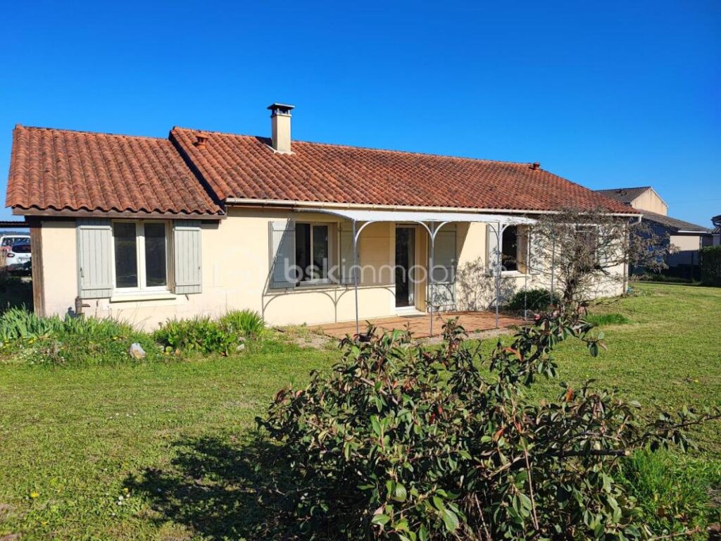 Plain-pied de 98m2- 3 chambres- terrain 1675m2 – 5 pièces – 4 chambres – 98 m²