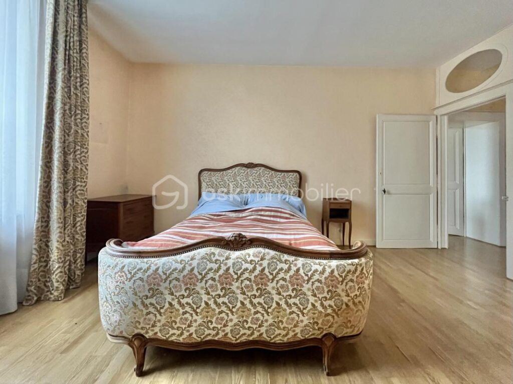 Immeuble 10 pièces – 10 pièces – NR chambres – 581 m²