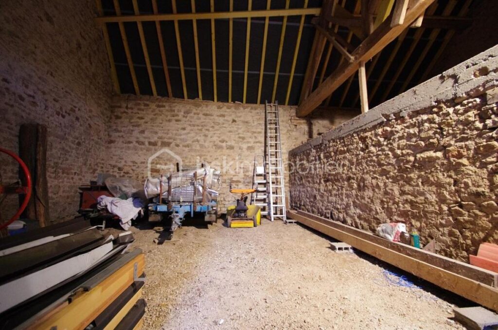 Maison de caractère avec activité touristique – Clomot – 4 pièces – 2 chambres – 98 m²