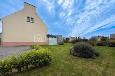 Maison familiale avec vue mer à moins de 400 mètres de la plage des trois moutons – 9 pièces – 5 chambres – 143 m²