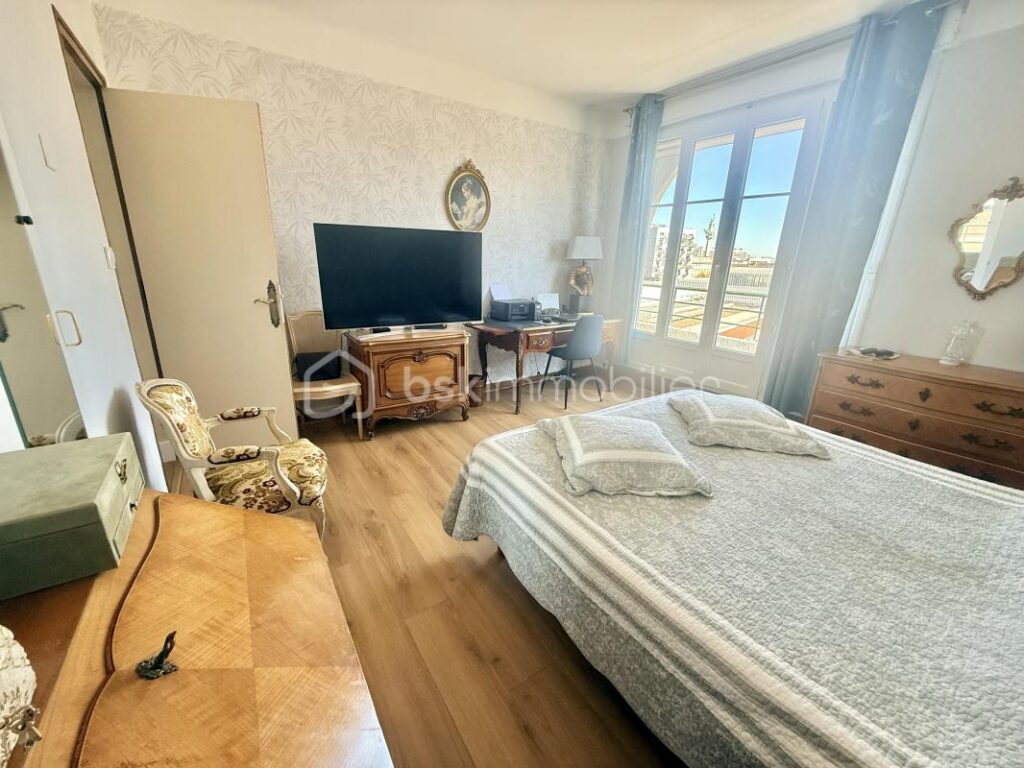 🏙️ Appartement 5 pièces – 86 m² – Centre-ville de Rennes VUE A 180° Au 6ᵉ étage avec ascenseur – 4 pièces – 2 chambres – 86 m²