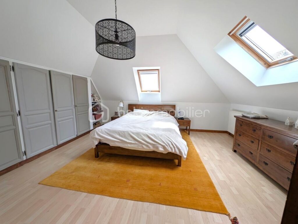 Maison de charme et sa dépendance 𝐚𝐮𝐱 𝐩𝐨𝐫𝐭𝐞𝐬 𝐝𝐮 𝐇𝐚𝐯𝐫𝐞, 𝐯𝐢𝐞 𝐝𝐞 𝐩𝐥𝐚𝐢𝐧-𝐩𝐢𝐞𝐝, 𝐣𝐚𝐫𝐝𝐢𝐧 𝐜𝐥𝐨𝐬 𝐞𝐭 𝐚𝐫𝐛𝐨𝐫é – 6 pièces – 4 chambres – 180 m²