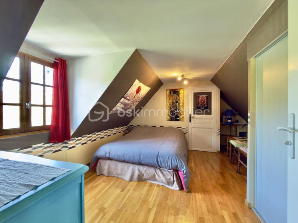 🏡 Maison pleine de charme 160 m² avec terrain exceptionnel de 5 500 m² – Rives-en-Seine – 8 pièces – 5 chambres – 160 m²