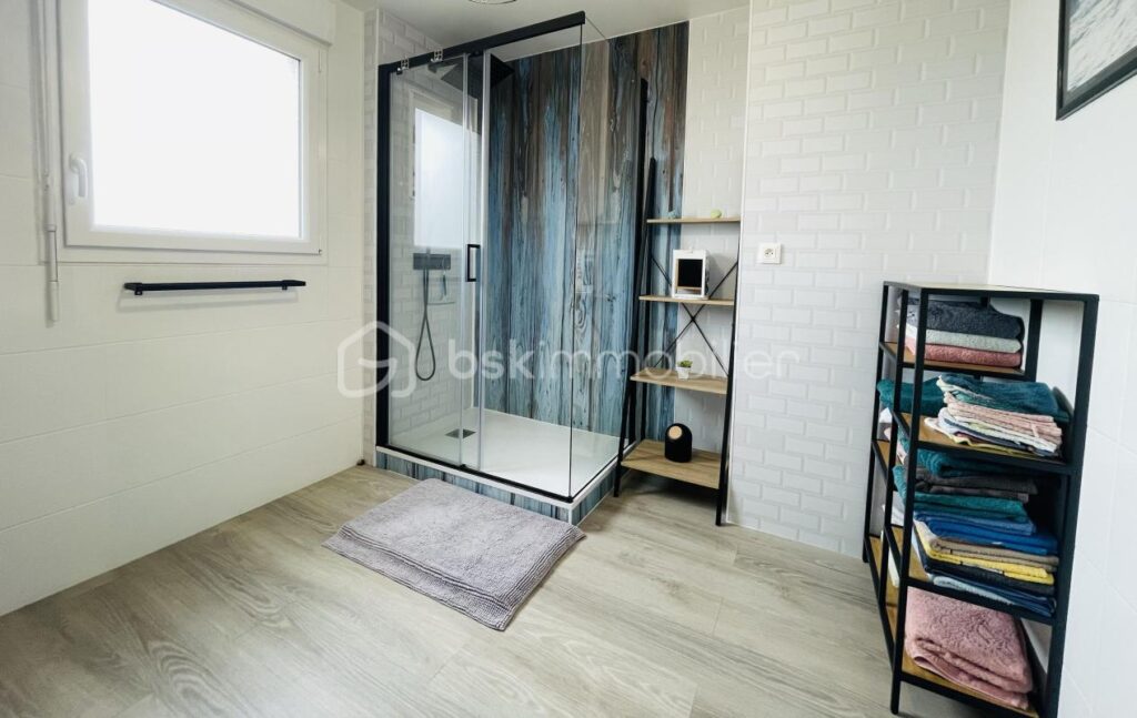 Maison 4 chambres avec véranda et jardin clos – Vue dégagée – 8 pièces – 4 chambres – 100 m²