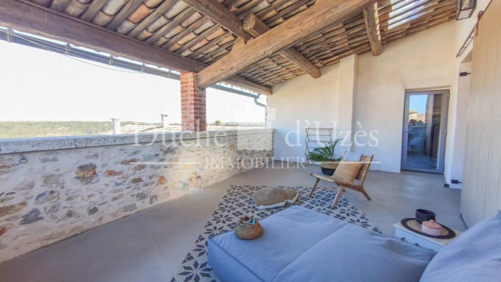 Maison – 14 pièces – 7 chambres – 330 m²