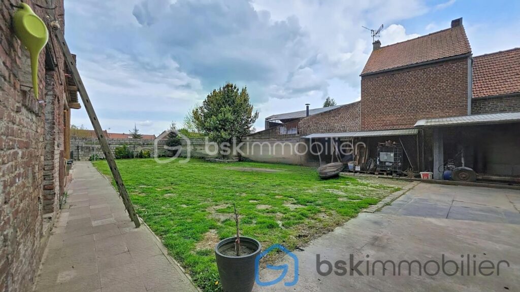 Maison semi-individuelle 4 chambres et parking spacieux – 6 pièces – 4 chambres – 162 m²