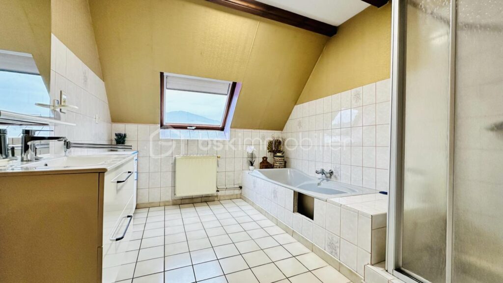 Maison traditionnelle de 1990 – 7 pièces – 5 chambres – 190 m²