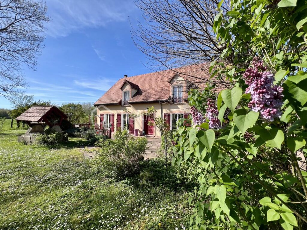 Maison traditionnelle – 5 pièces – 3 chambres – 162 m²